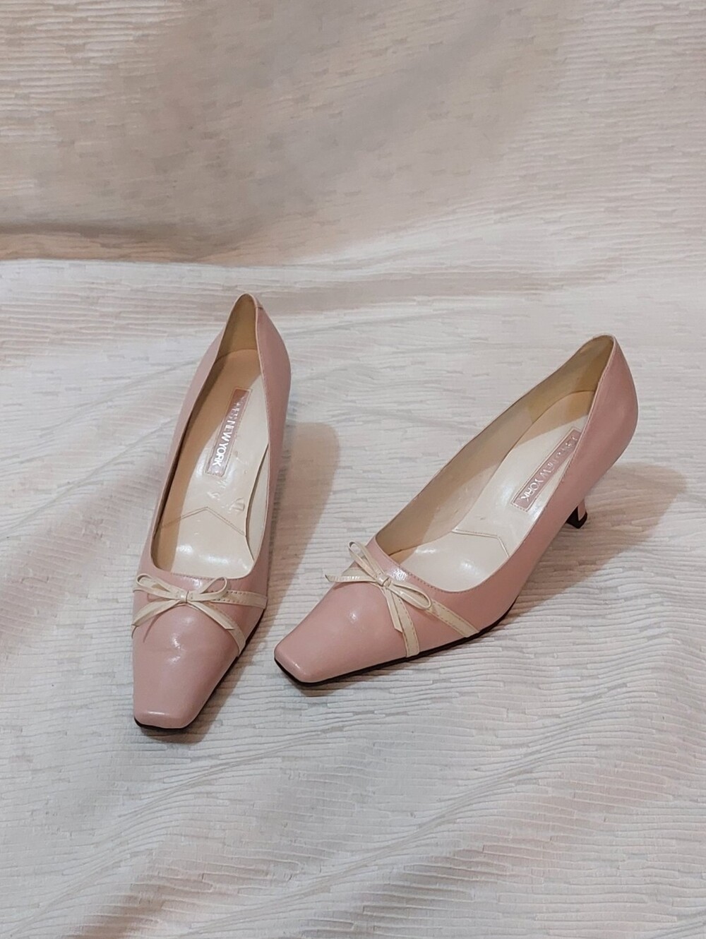 Y2K Jones New York Blush Pink Kitten Heel Pumps with Cream Bow Size 9
